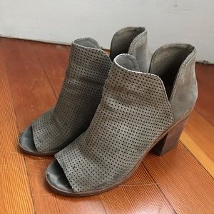 Steve Madden Peep Toe Taupe Booties